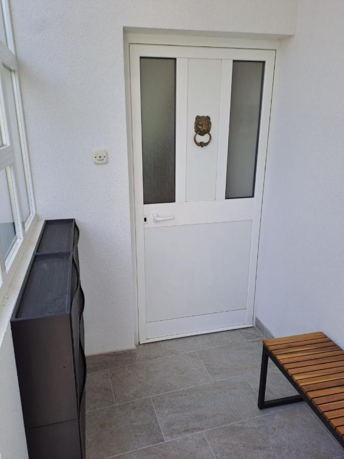 Sunshine Apartment Sovlje Tribunj  Exterior photo